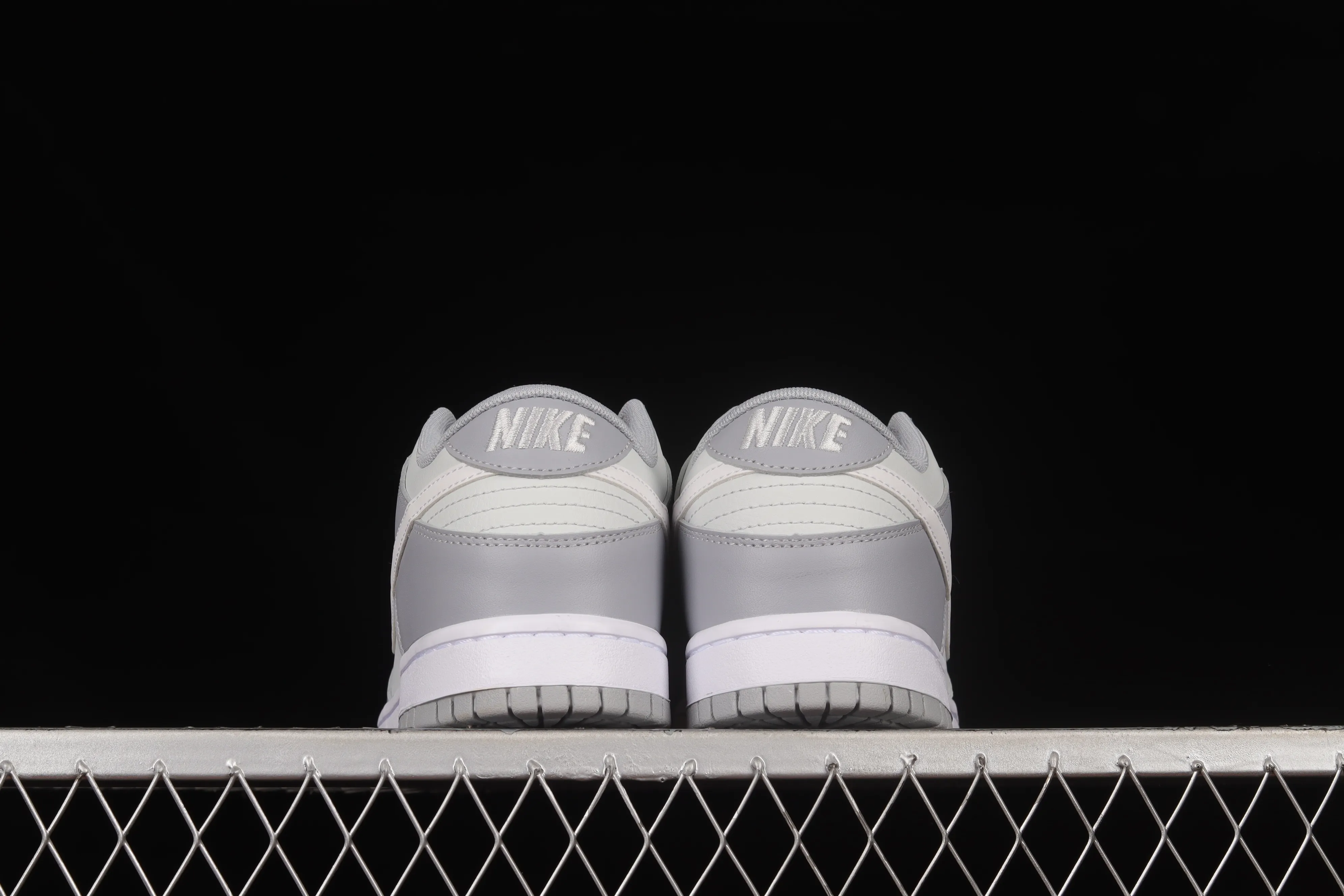 All categories Nk SB Dunk series Nk SB Dunk Low low-top sneakers J version Nk Dunk Low Retro "Grey White" cool gray color SB smashed backboard fashion casual sneakers DJ6188-001